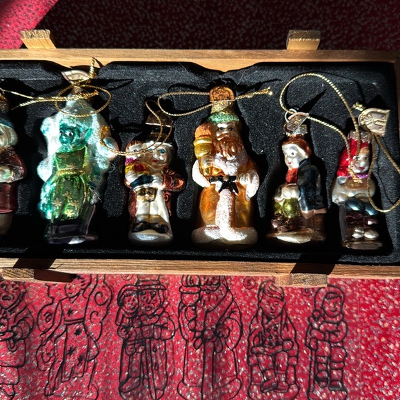 Thomas Pacconi Classics 2004 Collection A Christmas Carol glass tree ornaments - Picture 4 of 7